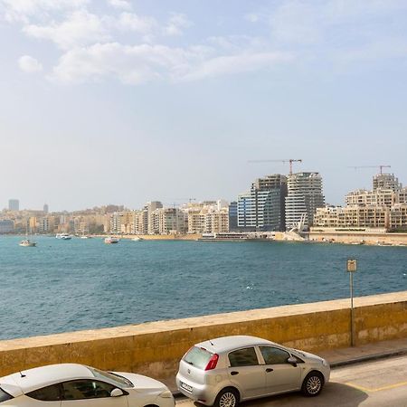 Seafront - Top Location, Top Floor With Wifi & Ac By 360 Estates Valletta Bagian luar foto