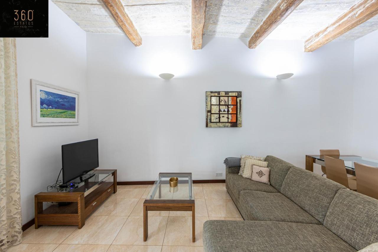 Seafront - Top Location, Top Floor With Wifi & Ac By 360 Estates Valletta Bagian luar foto