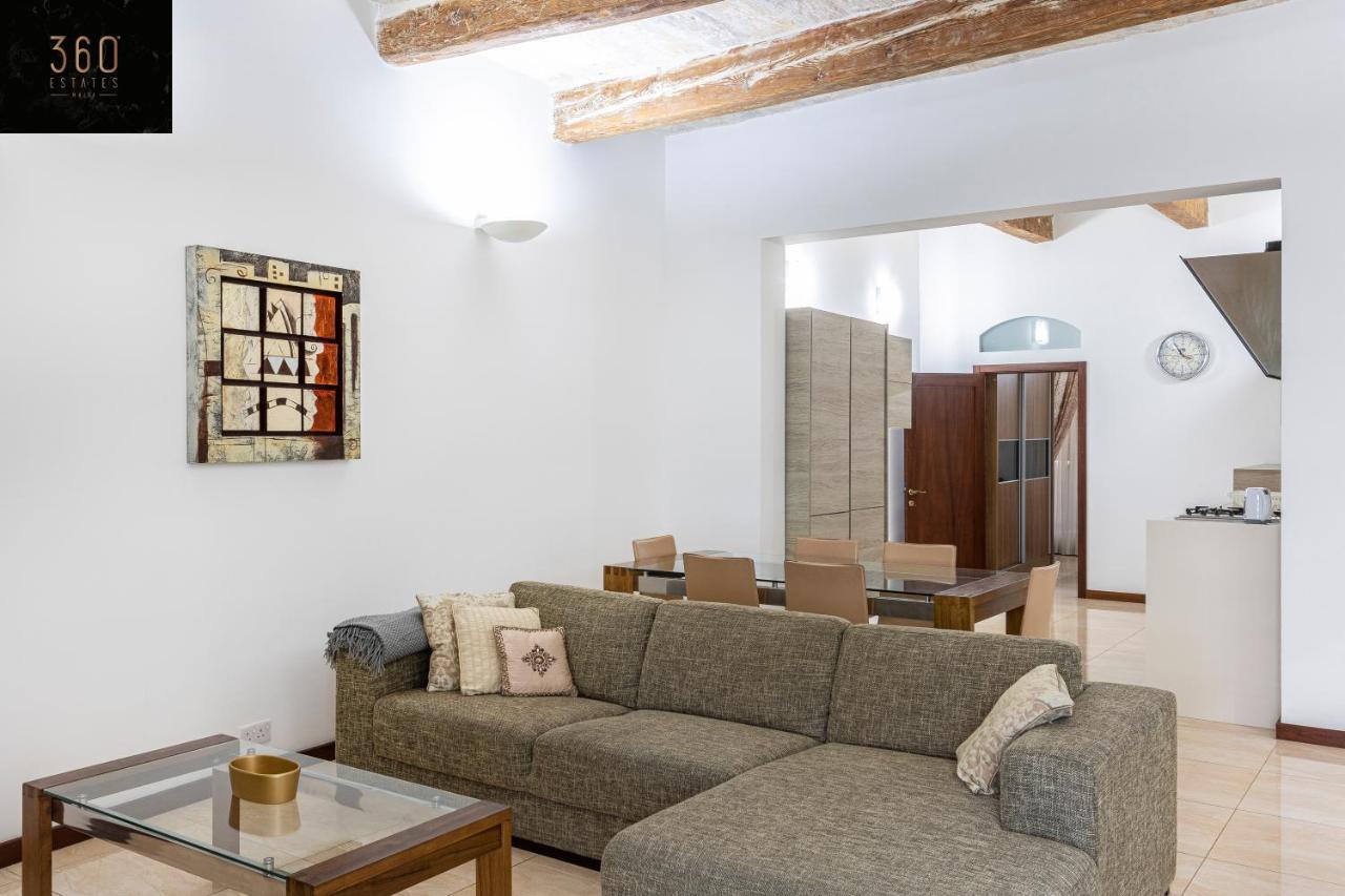 Seafront - Top Location, Top Floor With Wifi & Ac By 360 Estates Valletta Bagian luar foto