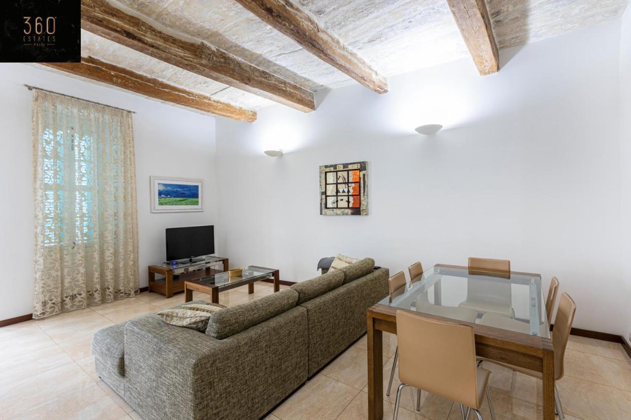 Seafront - Top Location, Top Floor With Wifi & Ac By 360 Estates Valletta Bagian luar foto