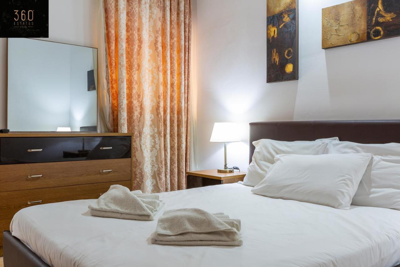 Seafront - Top Location, Top Floor With Wifi & Ac By 360 Estates Valletta Bagian luar foto