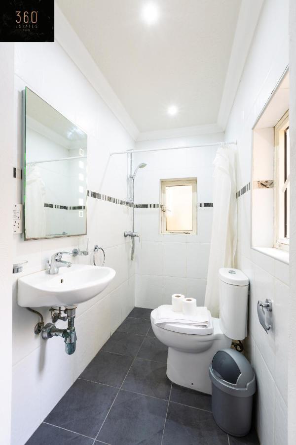 Seafront - Top Location, Top Floor With Wifi & Ac By 360 Estates Valletta Bagian luar foto