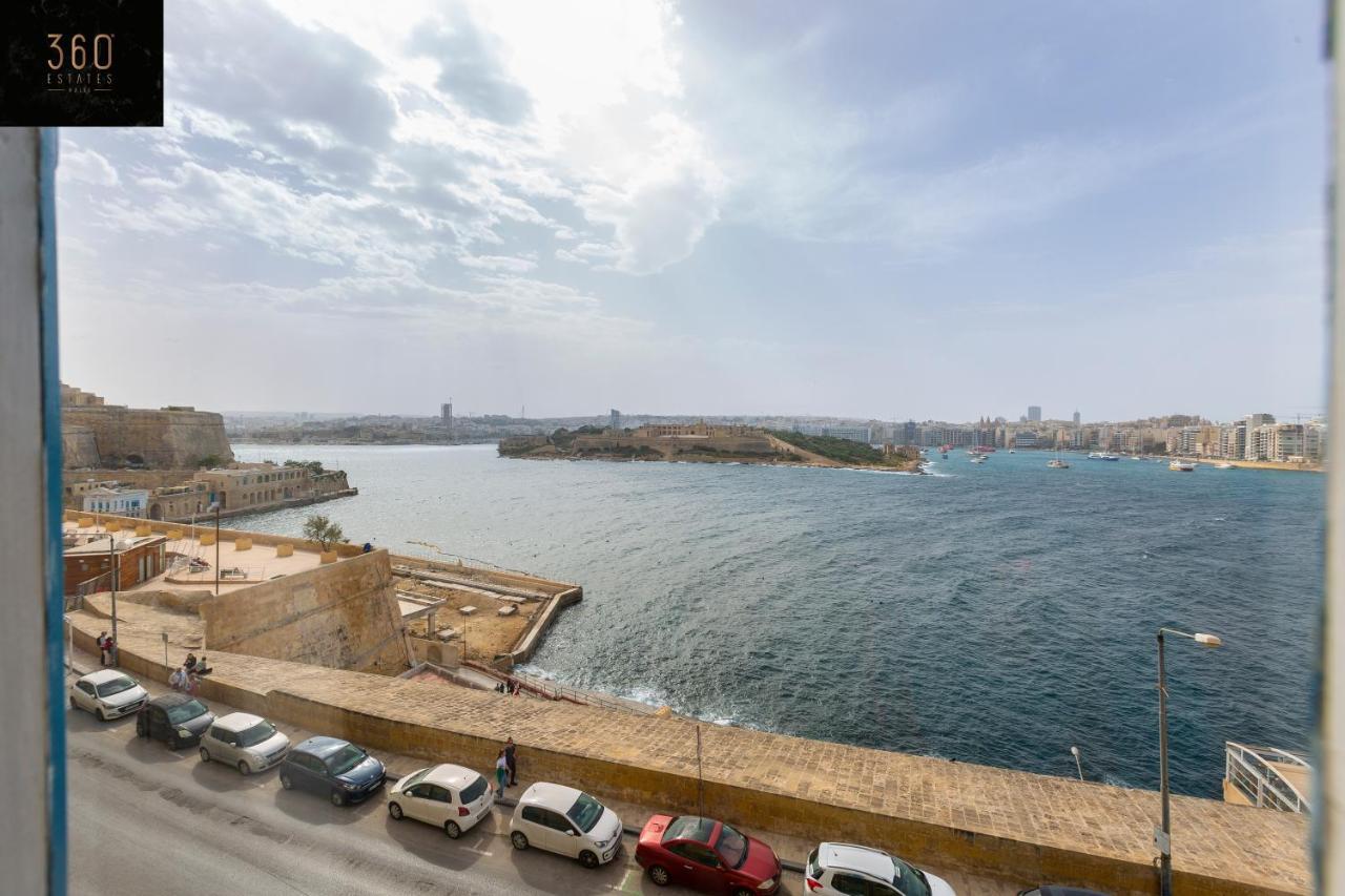 Seafront - Top Location, Top Floor With Wifi & Ac By 360 Estates Valletta Bagian luar foto