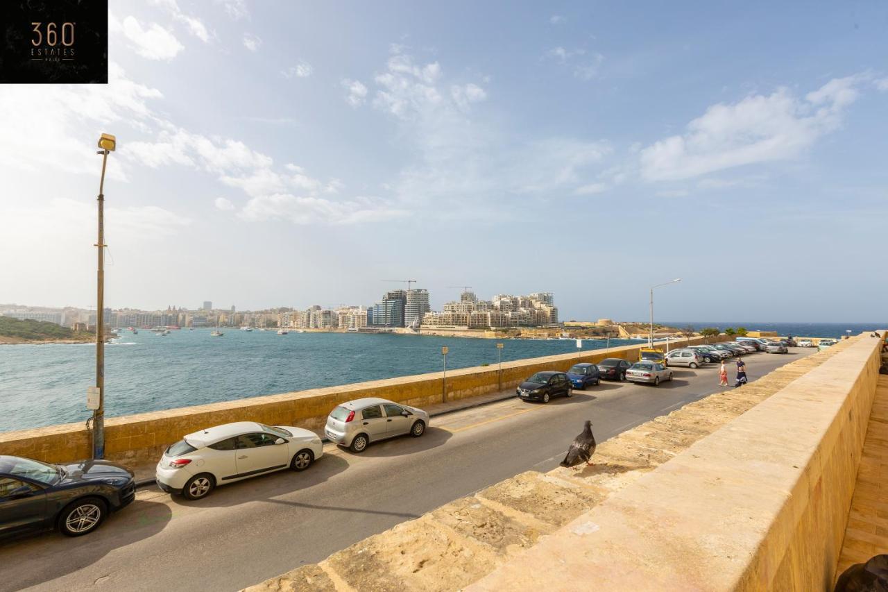 Seafront - Top Location, Top Floor With Wifi & Ac By 360 Estates Valletta Bagian luar foto